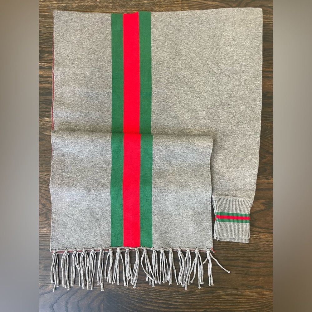 NEW Grey Wrap/Scarf with Green & Red Racing Stripe. Short Sleeves